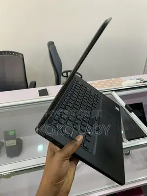 Laptop Dell Latitude 5490 8GB Intel Atom SSHD+SSD 256GB
