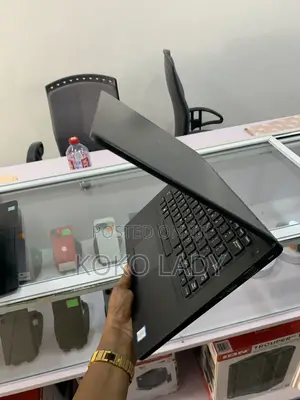 Laptop Dell Latitude 5490 8GB Intel Atom SSHD+SSD 256GB
