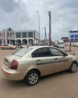 Hyundai Accent 2013 Gold