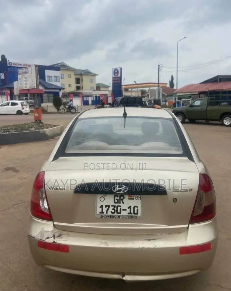 Hyundai Accent 2013 Gold