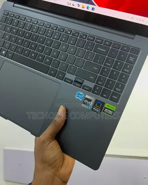 Laptop Samsung Galaxy Book4 32GB Intel Core i9 SSD 512GB