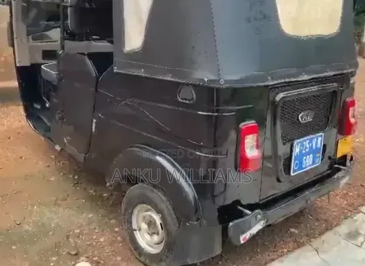 Bajaj RE 2025 Black