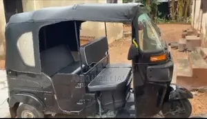 Bajaj RE 2025 Black