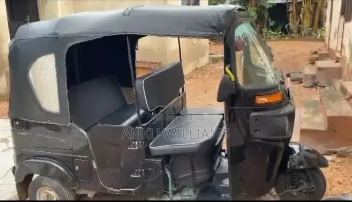 Bajaj RE 2025 Black