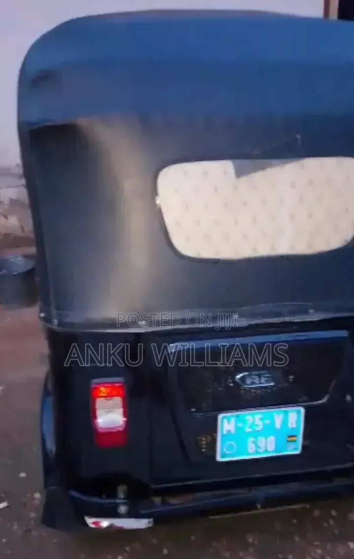 Bajaj RE 2025 Black