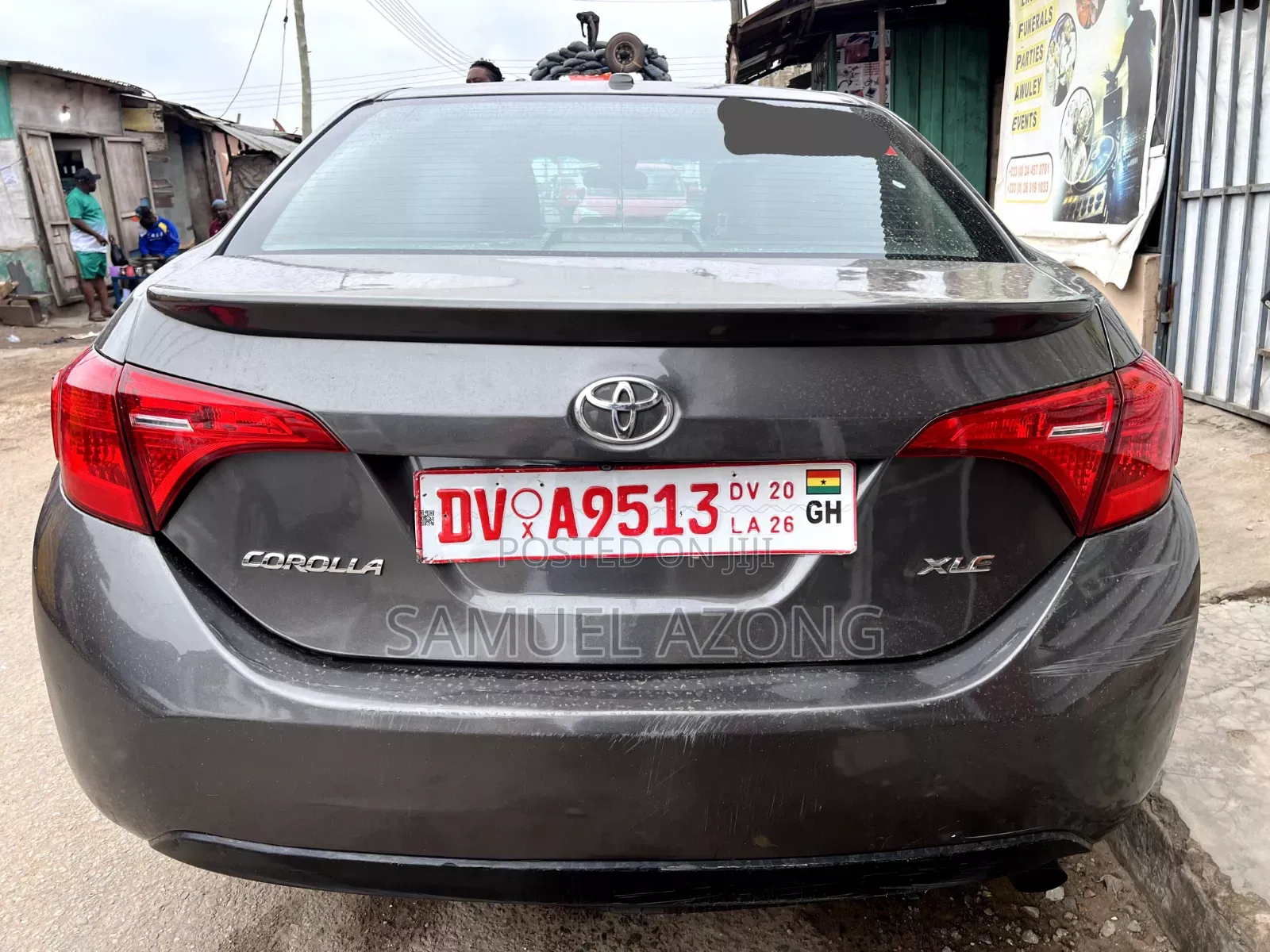 Toyota Corolla XLE (1.8L 4cyl 2A) 2018 Gray
