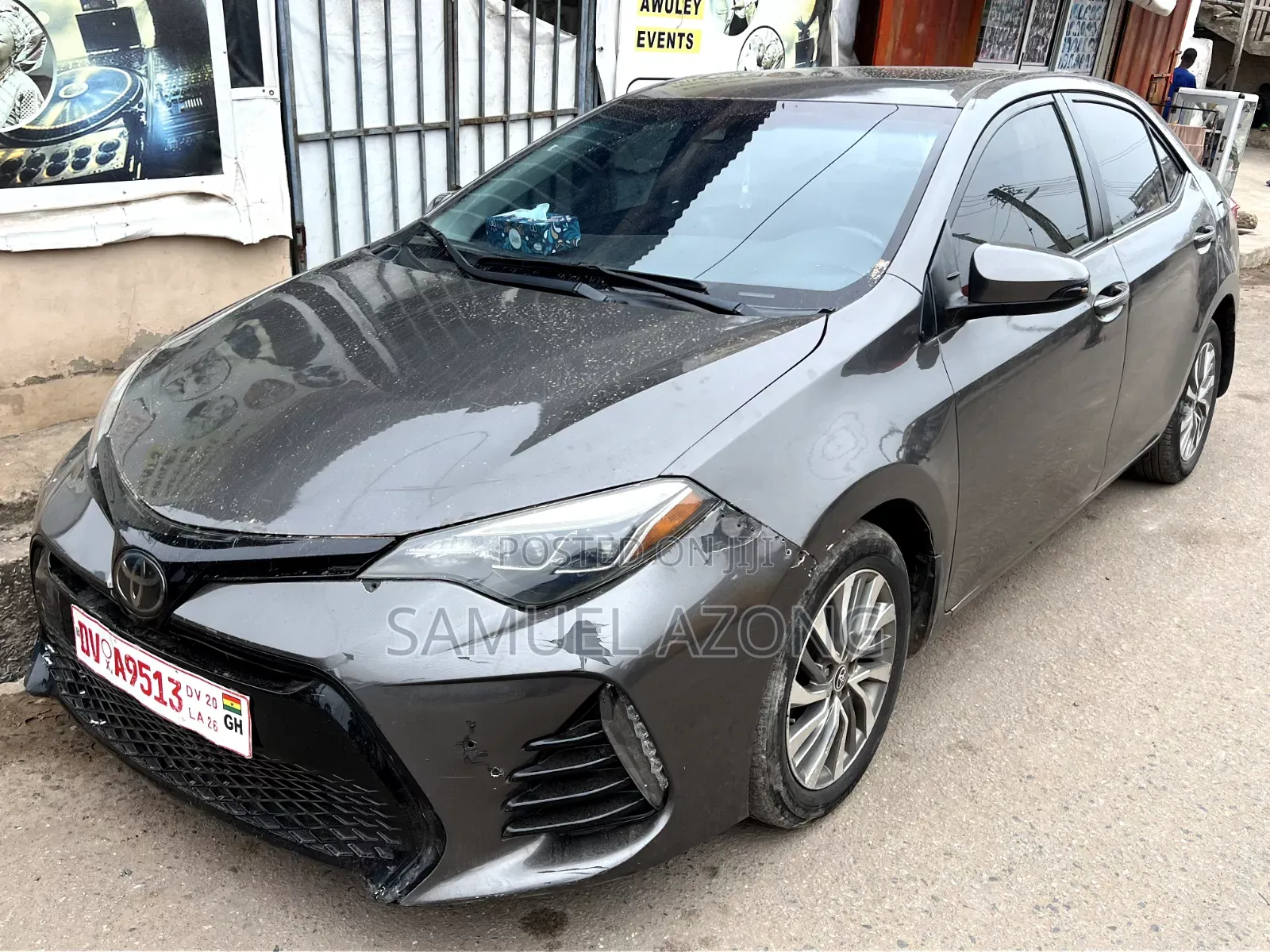 Toyota Corolla XLE (1.8L 4cyl 2A) 2018 Gray