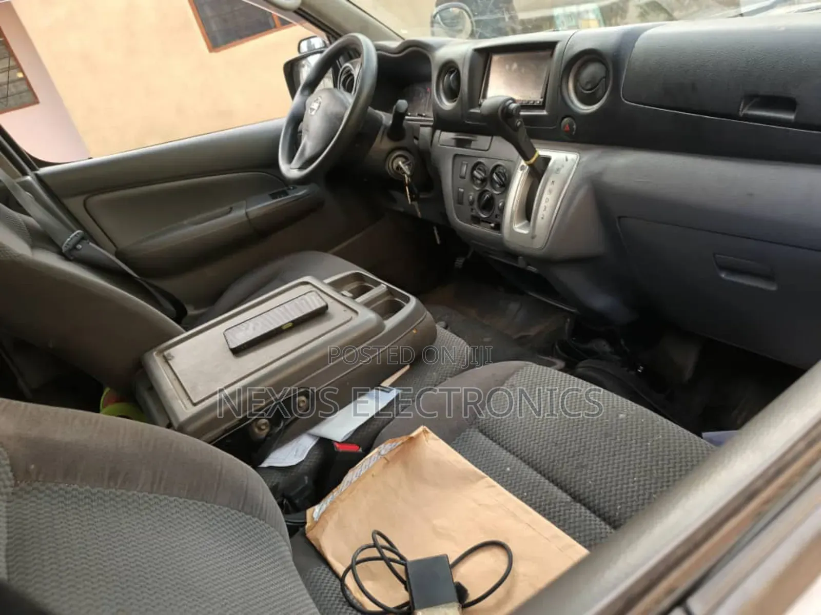 Nissan Caravan (Urvan) 2014 Grey