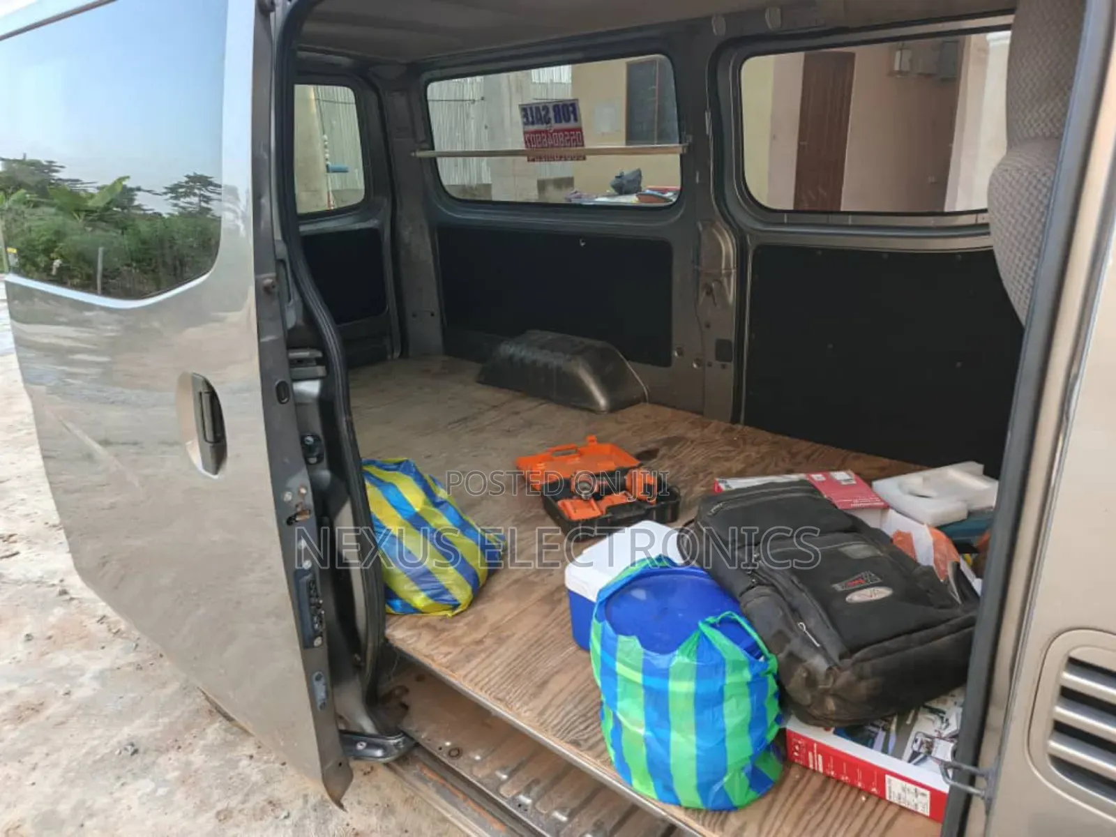 Nissan Caravan (Urvan) 2014 Grey