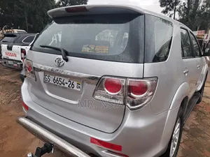 Toyota Fortuner 2012 Silver