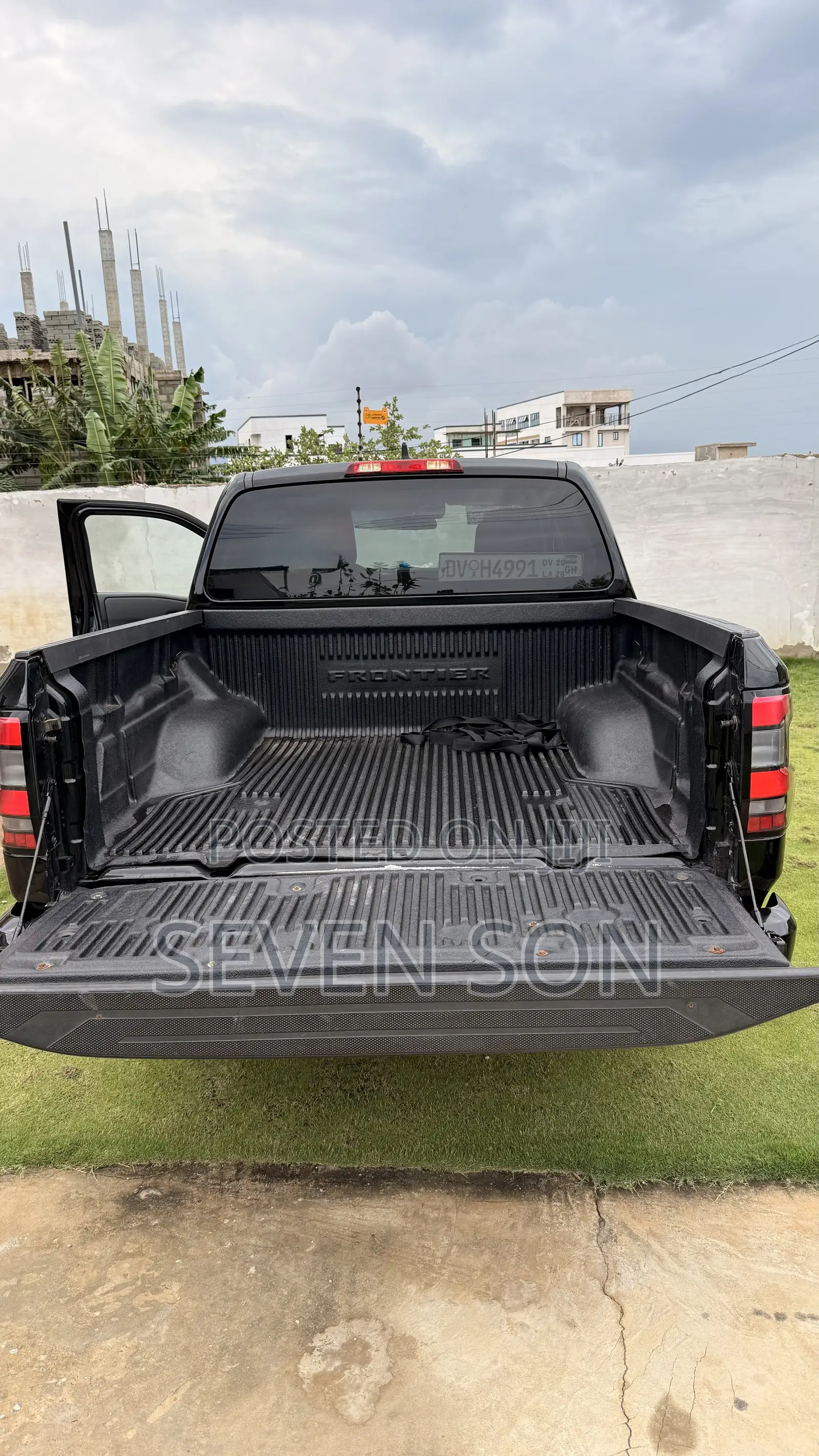 Nissan Frontier S 2022 Black