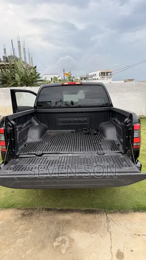 Nissan Frontier S 2022 Black
