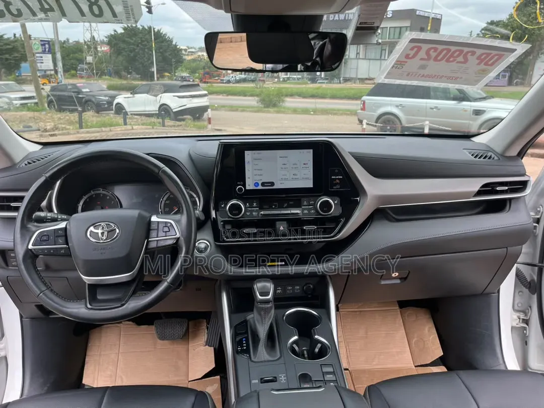 Toyota Highlander XLE AWD 2023 White