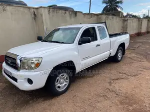 Toyota Tacoma 2011 White