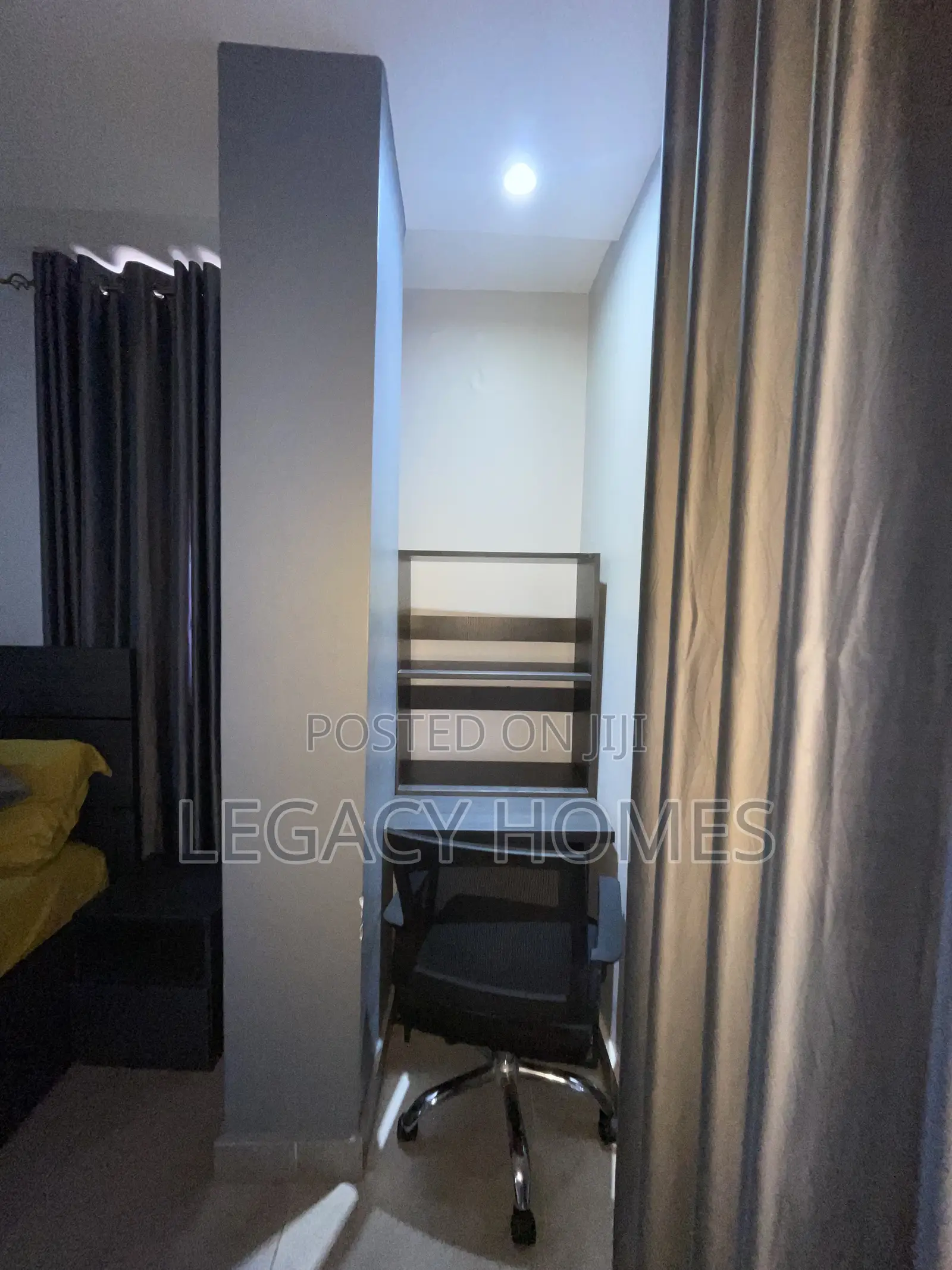 3bdrm Penthouse in East Legon, Boundary Road Area for rent