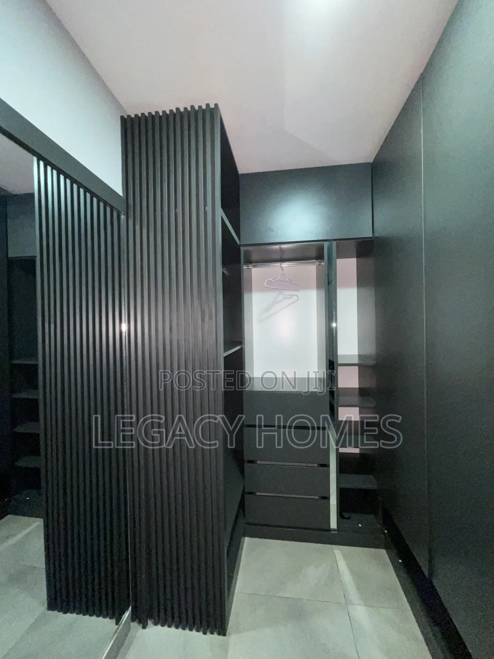 3bdrm Penthouse in East Legon, Boundary Road Area for rent