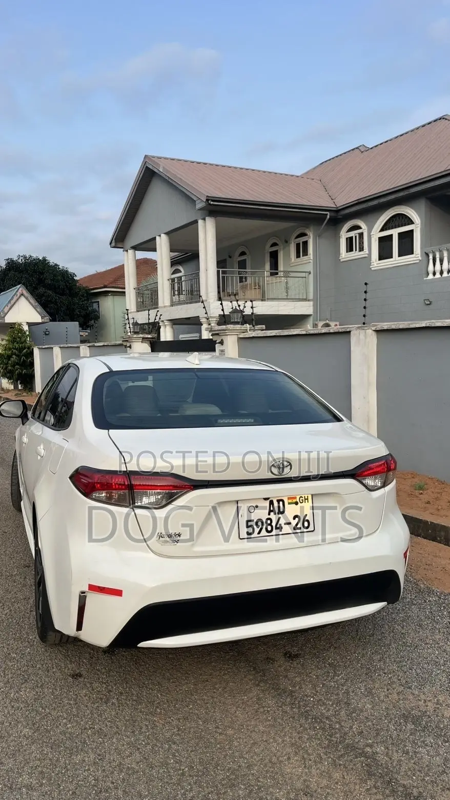 Toyota Corolla LE 2020 White
