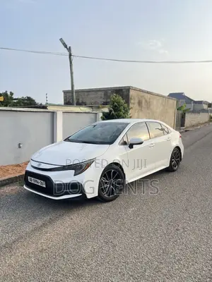 Toyota Corolla LE 2020 White