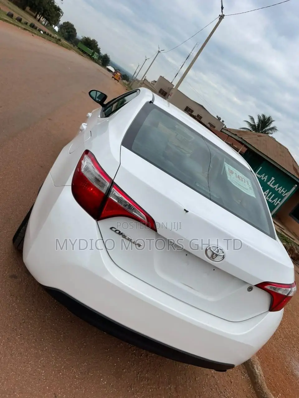 Toyota Corolla LE 4dr Sedan (1.8L 4cyl CVT) 2016 White