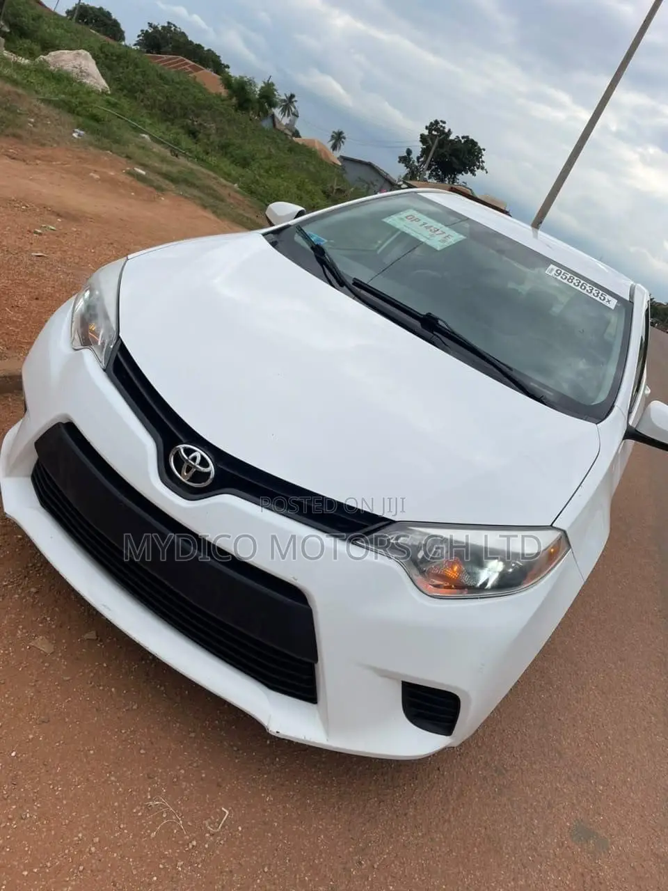 Toyota Corolla LE 4dr Sedan (1.8L 4cyl CVT) 2016 White