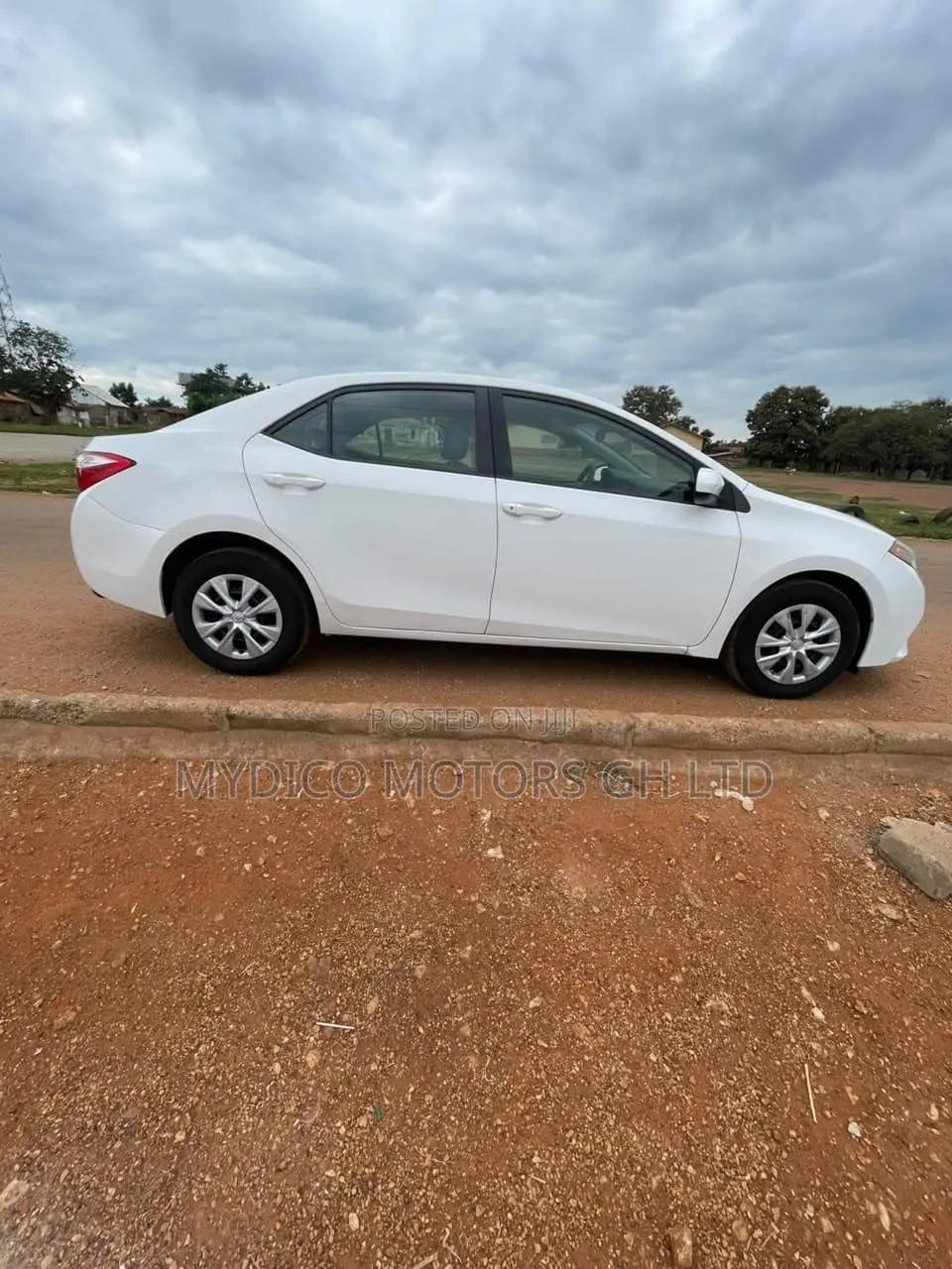Toyota Corolla LE 4dr Sedan (1.8L 4cyl CVT) 2016 White