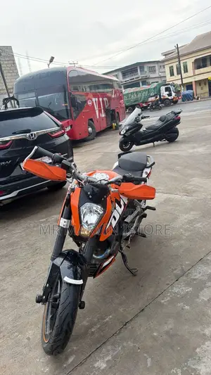 KTM Duke 125 2016 Orange