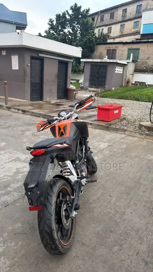 KTM Duke 125 2016 Orange