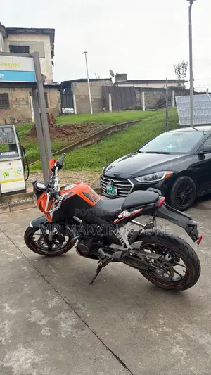 KTM Duke 125 2016 Orange