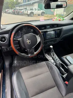Toyota Corolla SE Special Edition 4dr Sedan (1.8L 4cyl CVT) 2017 Black