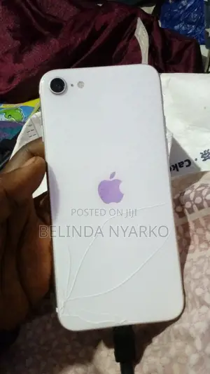 Apple iPhone SE (2022) 64 GB White