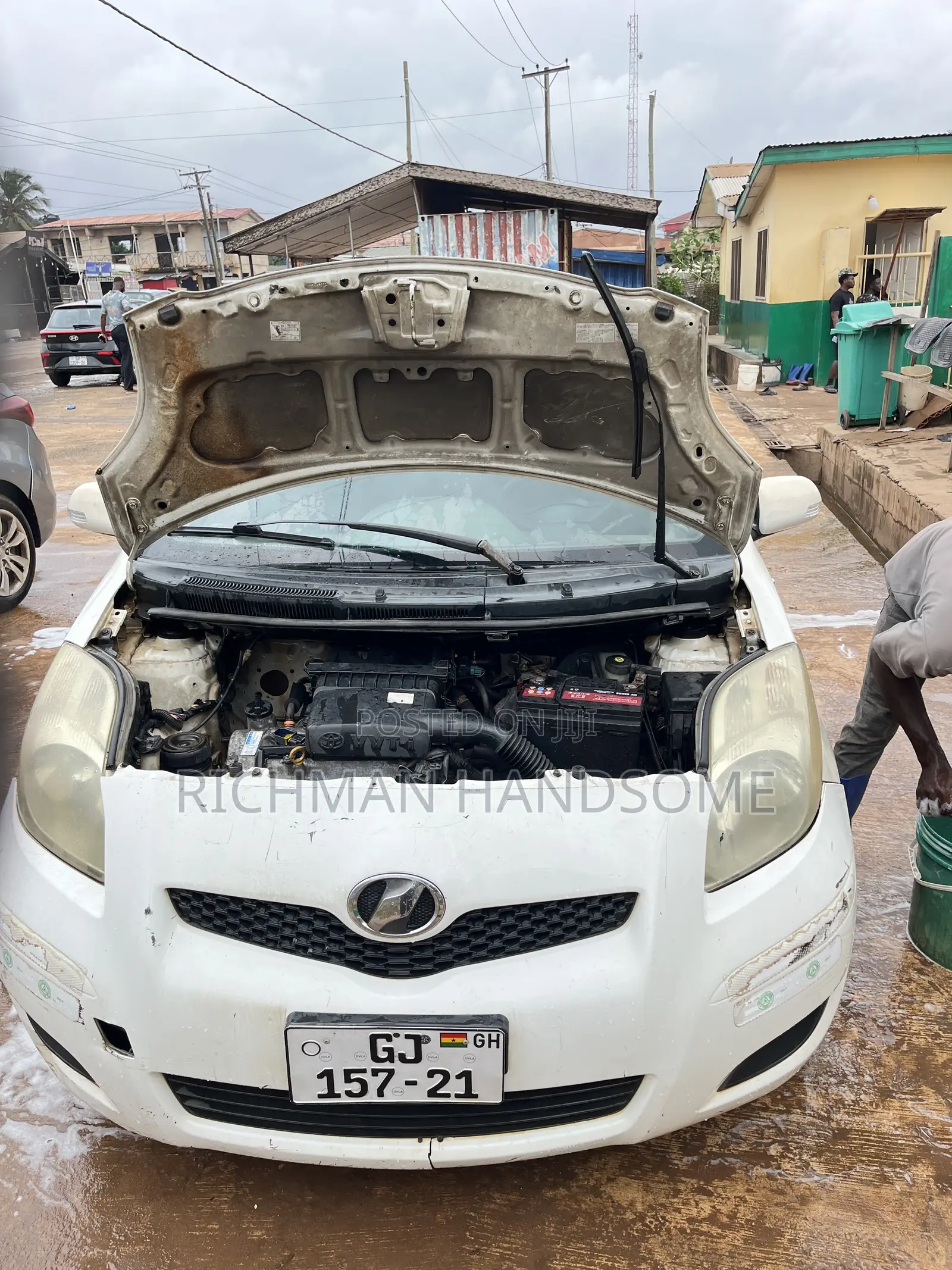 Toyota Vitz 1.3 FWD 3dr 2008 White