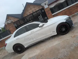 Mercedes-Benz C300 2017 White