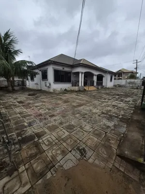 4bdrm House in Wachid Estate Area, Amasaman for sale