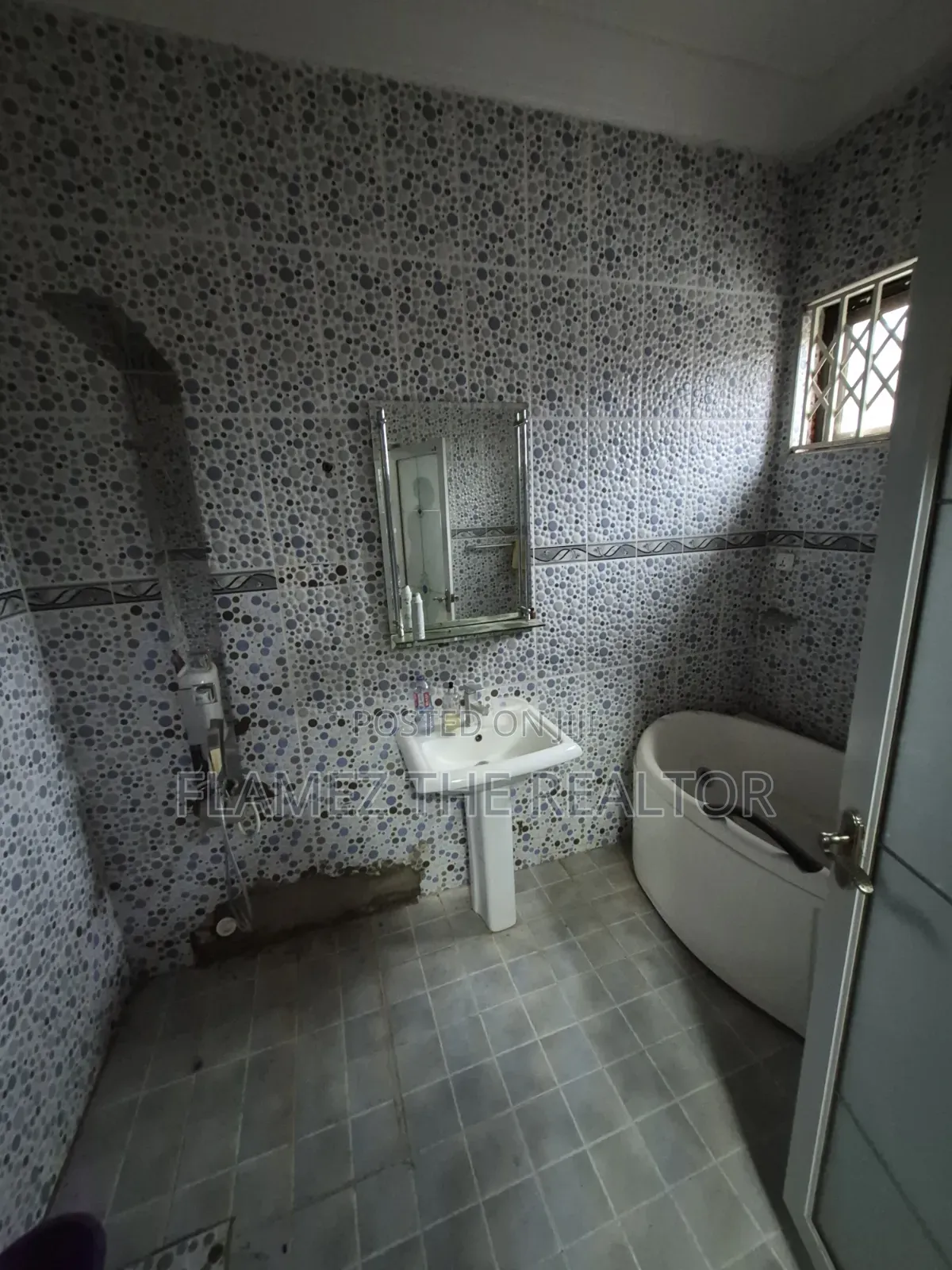 4bdrm House in Wachid Estate Area, Amasaman for sale