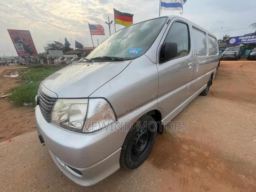 Toyota HiAce 2012 Silver