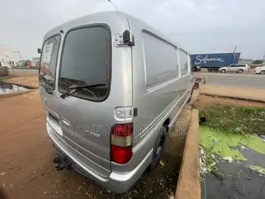 Toyota HiAce 2012 Silver