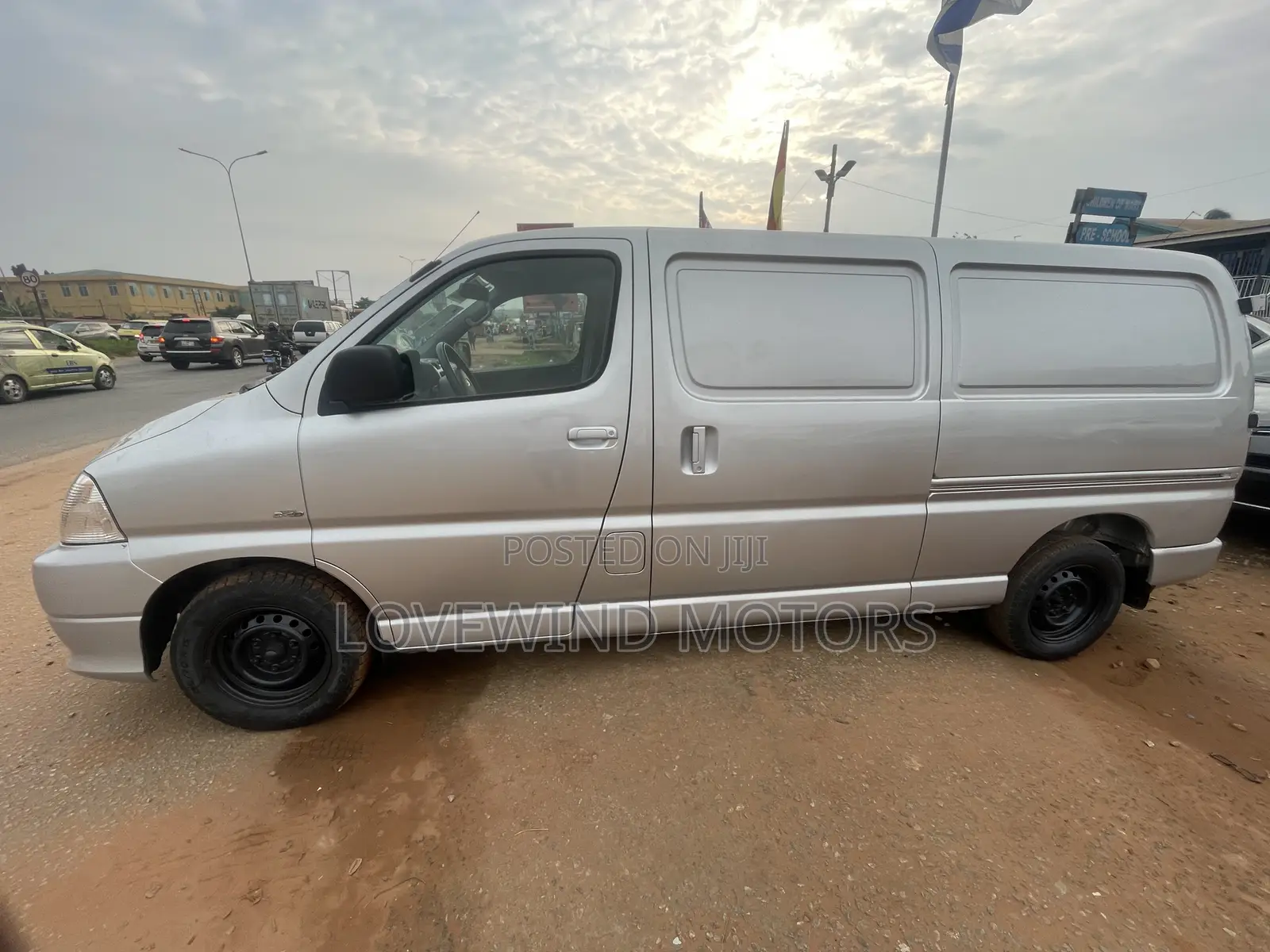 Toyota HiAce 2012 Silver