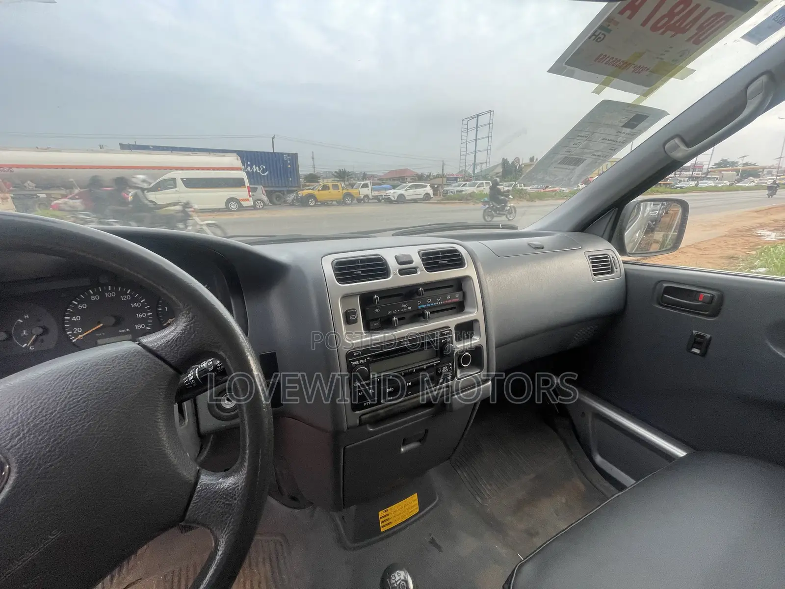 Toyota HiAce 2012 Silver