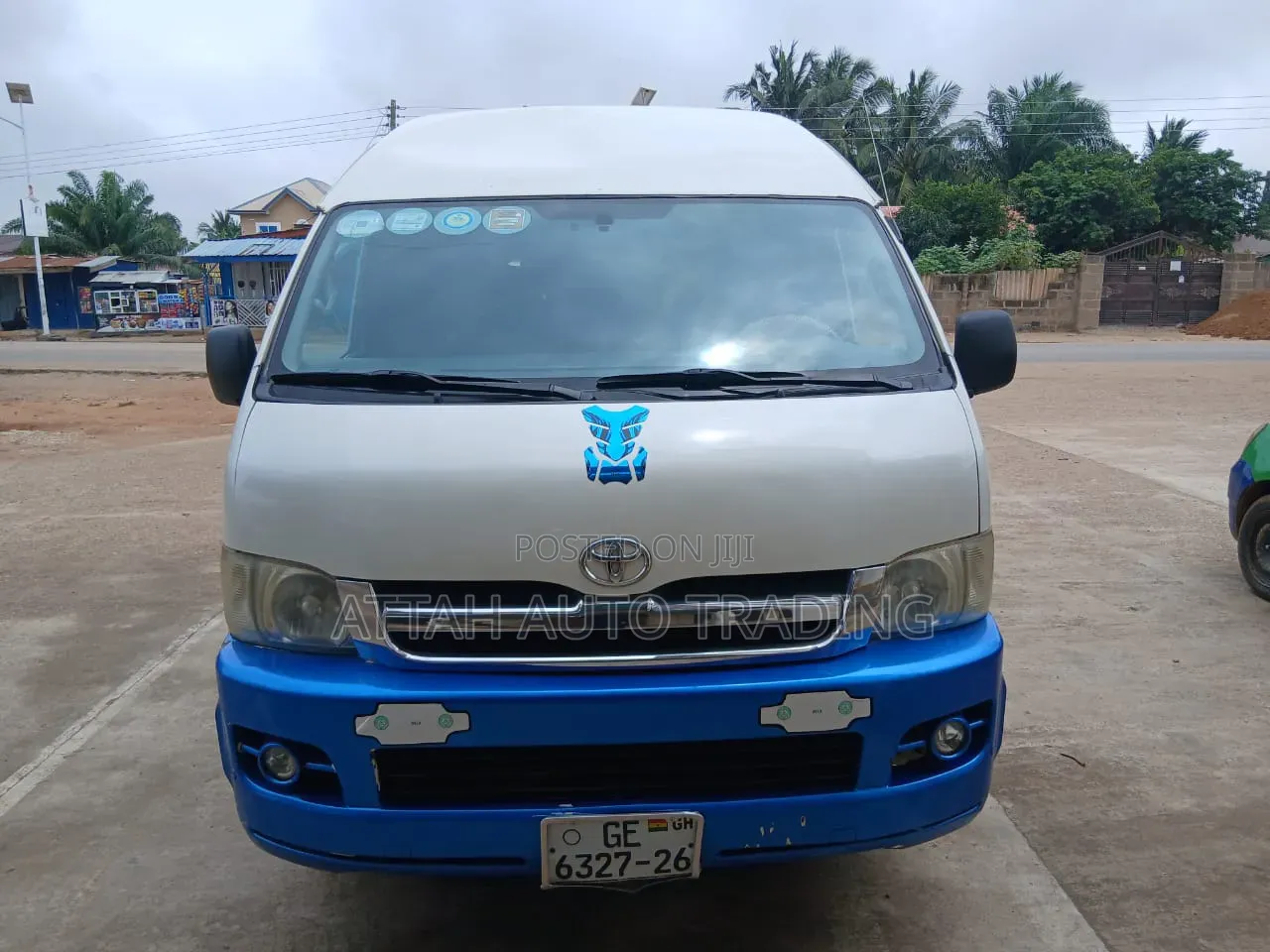 Toyota HiAce 2012 Blue
