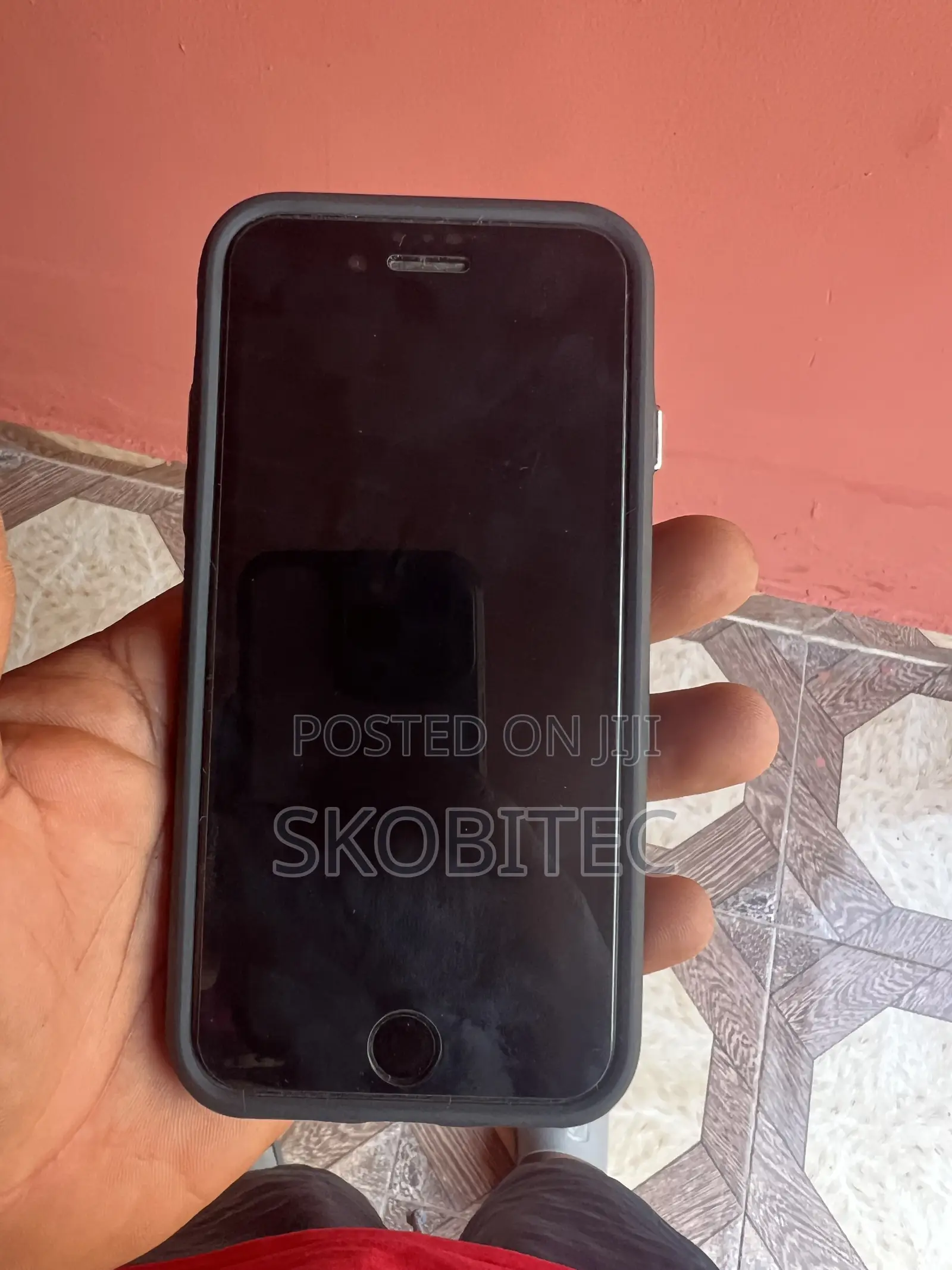 Apple iPhone SE (2020) 64 GB Black