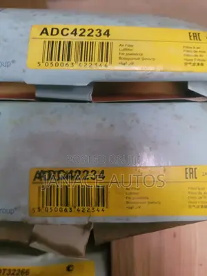 Mitsubishi Carisma Space Volvo S40 V40 Blueprint Adc42234 Air Filter
