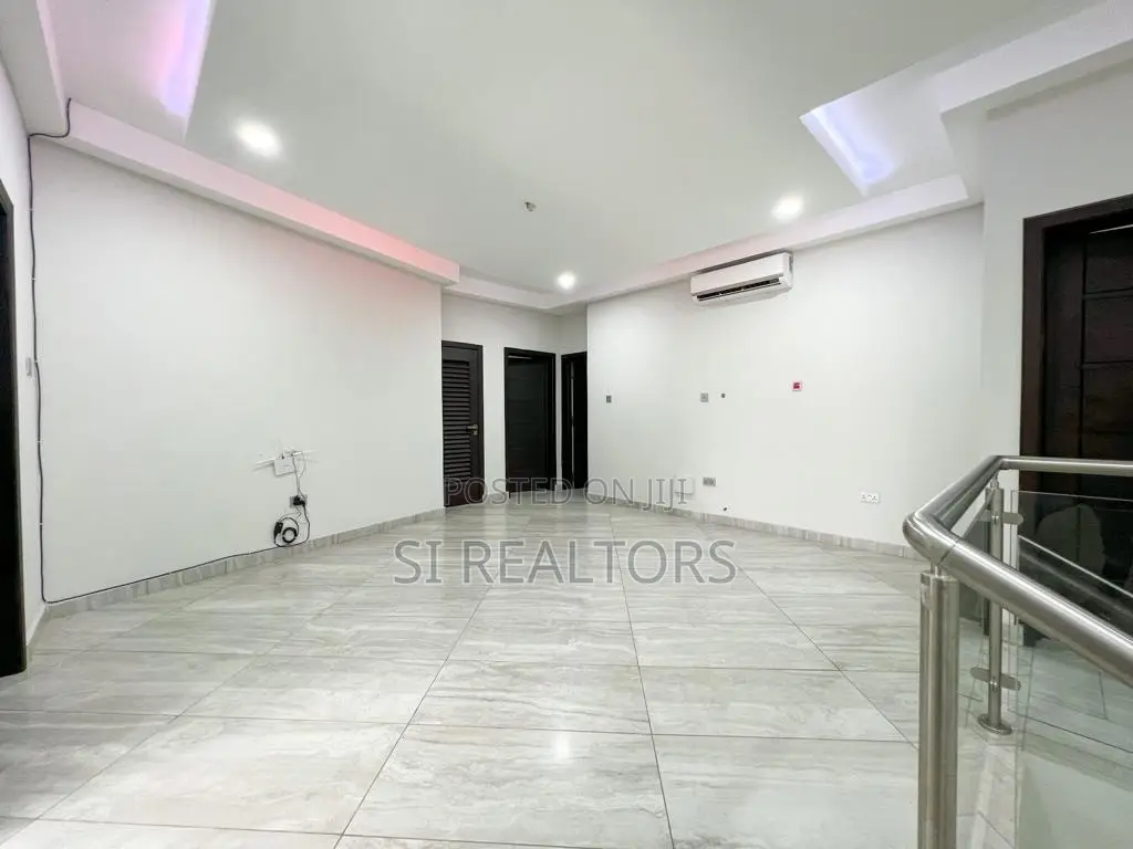 Furnished 4bdrm Townhouse / Terrace in Villa 1, Tseaddo for rent