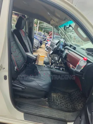 Toyota Hilux 2022 White