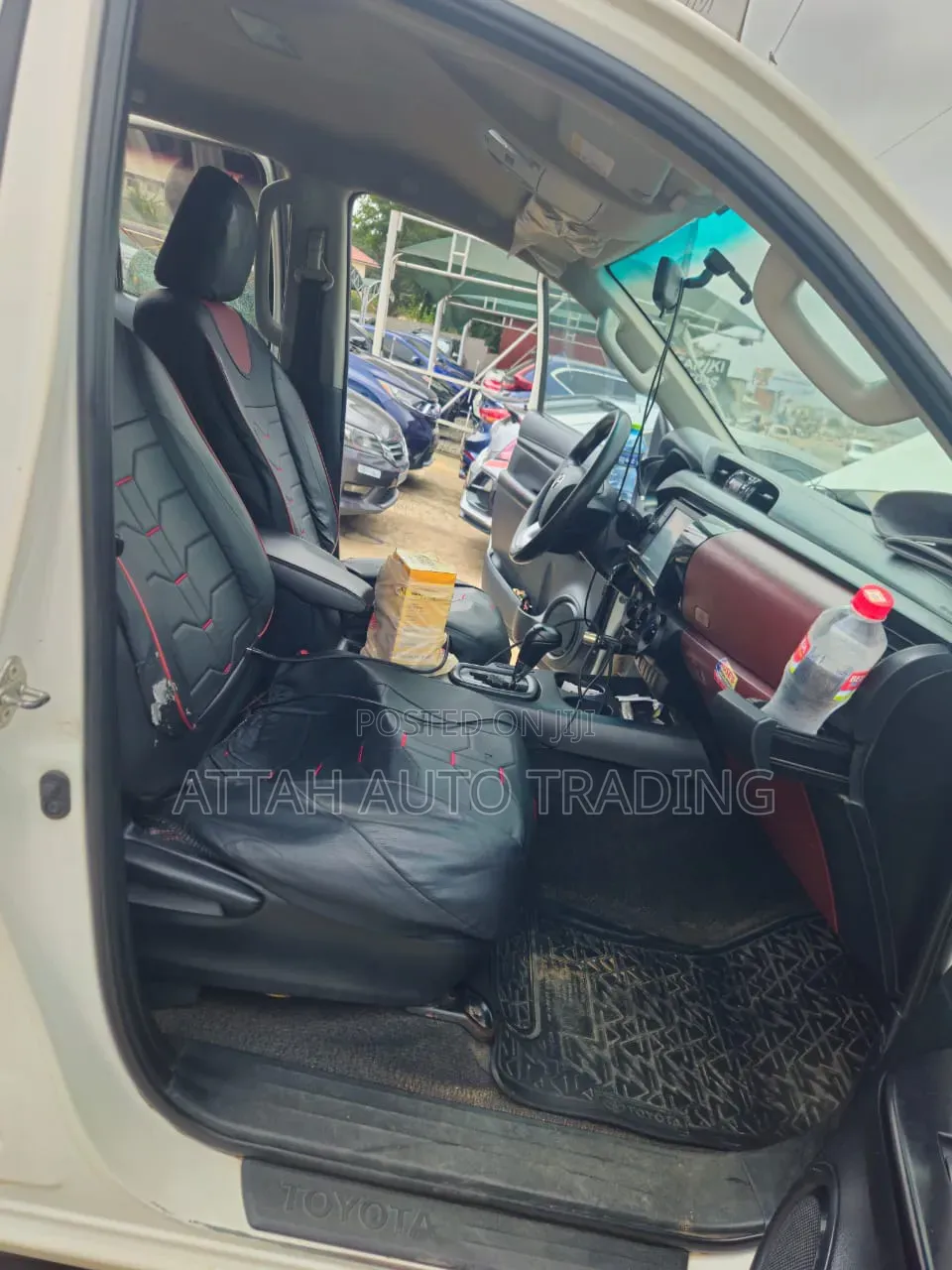 Toyota Hilux 2022 White