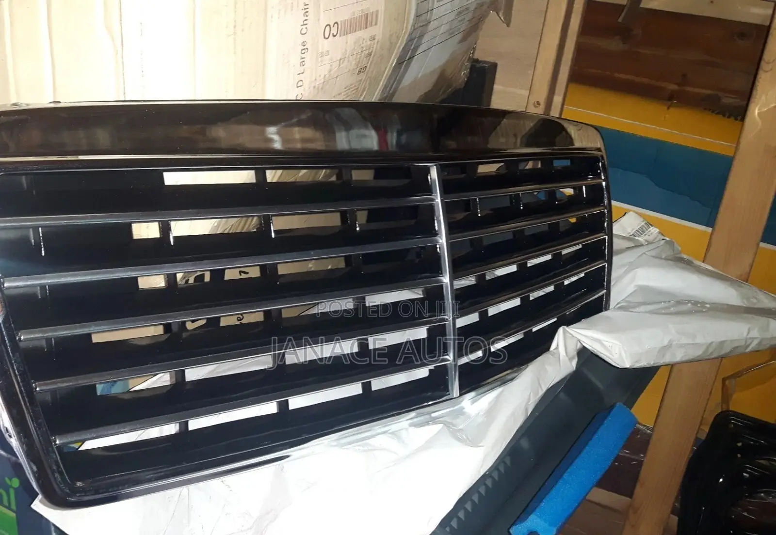 Mercedes E- Class W210 Black and Chromed Centre Radiator Grille