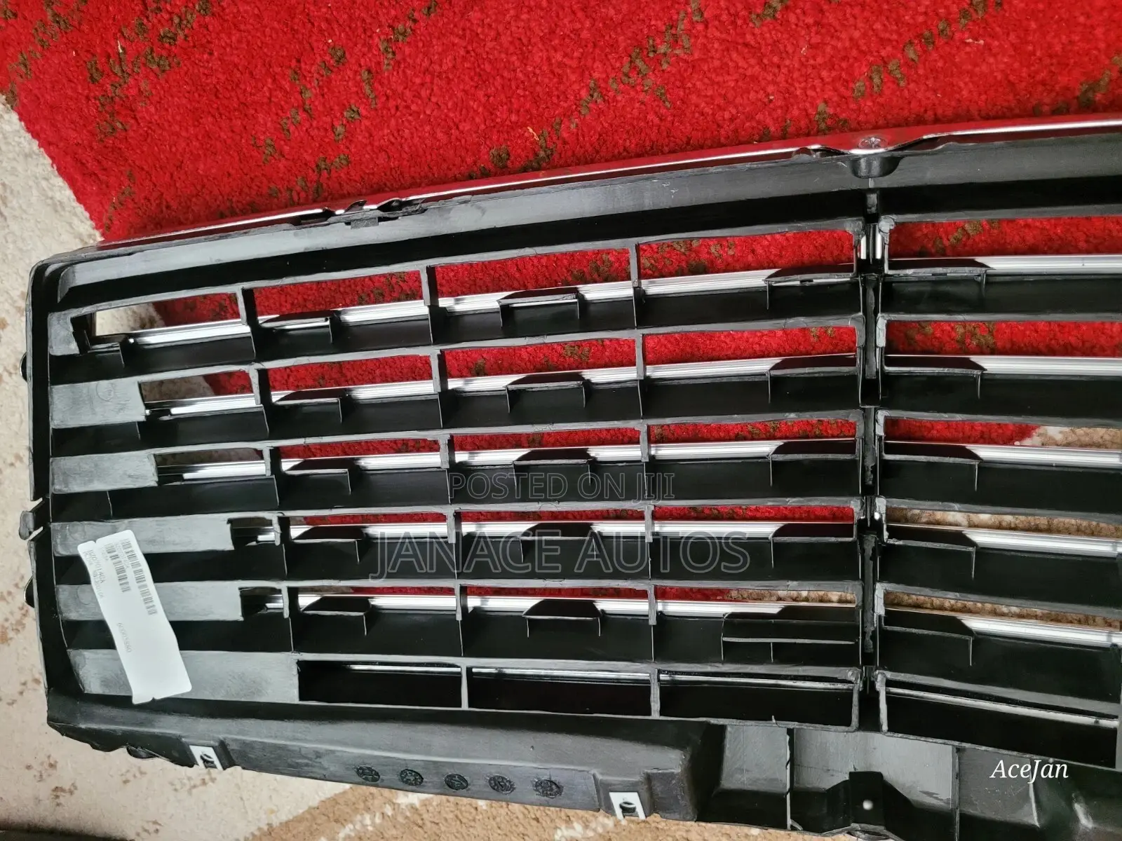 Mercedes E- Class W210 Black and Chromed Centre Radiator Grille