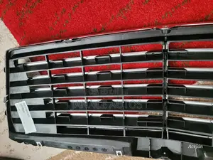 Mercedes E- Class W210 Black and Chromed Centre Radiator Grille