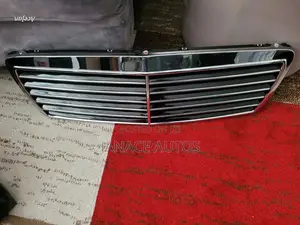 Mercedes E- Class W210 Black and Chromed Centre Radiator Grille