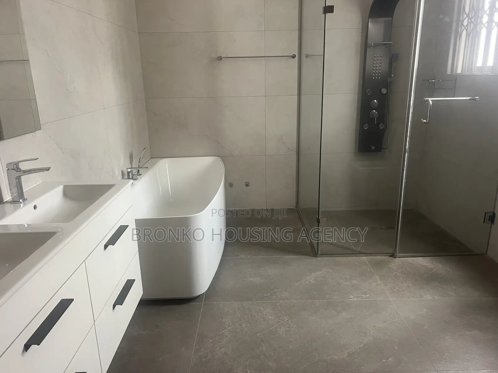 3bdrm House in Bronko Housing, Accra Metropolitan for rent