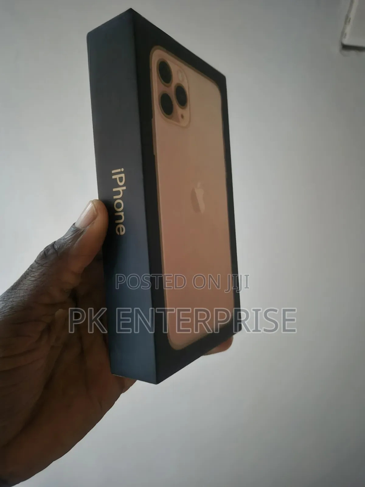 New Apple iPhone 11 Pro Max 64 GB Gold